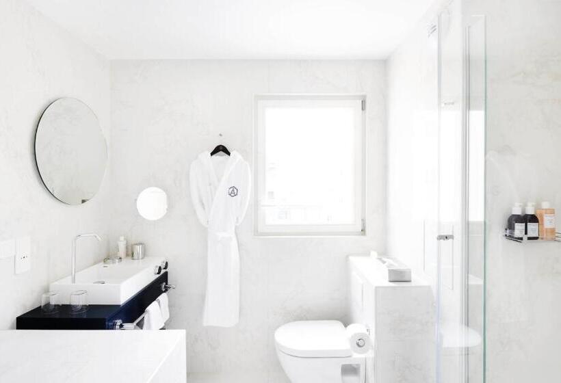 اتاق کلاسیک, Perpetual Elysée Montaigne