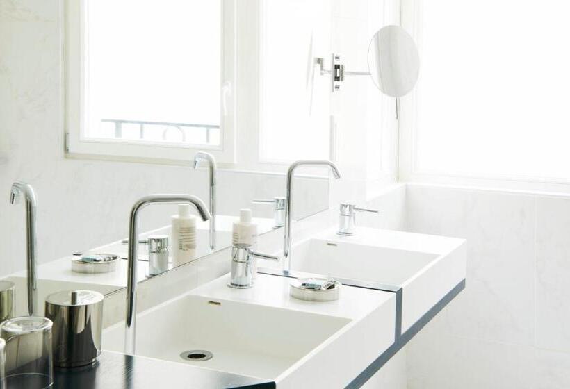 اتاق لوکس, Perpetual Elysée Montaigne