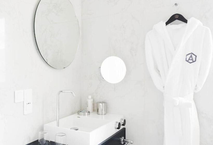 اتاق استاندارد یک نفره, Perpetual Elysée Montaigne