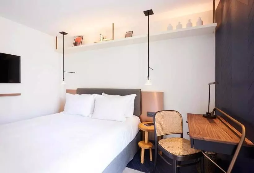 Classic room with balcony, Perpetual Elysée Montaigne