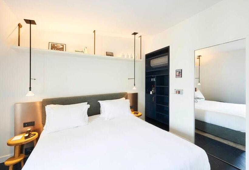 اتاق سوپریور, Perpetual Elysée Montaigne