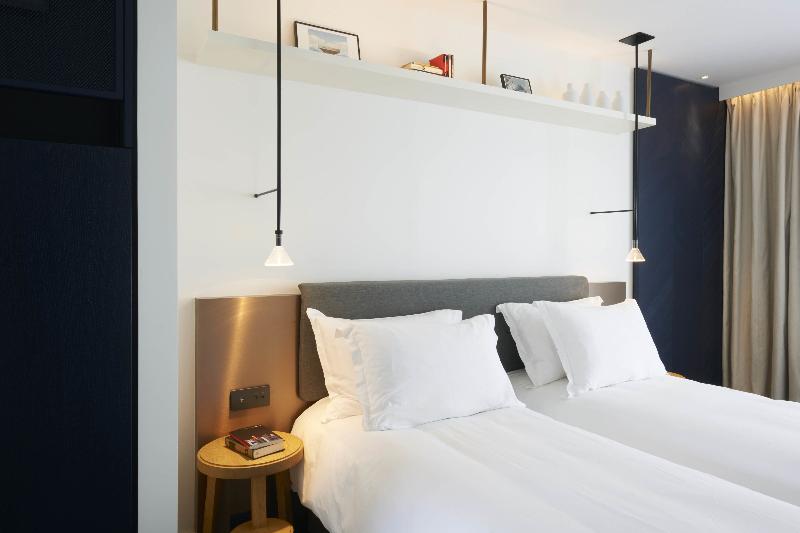 اتاق لوکس, Perpetual Elysée Montaigne