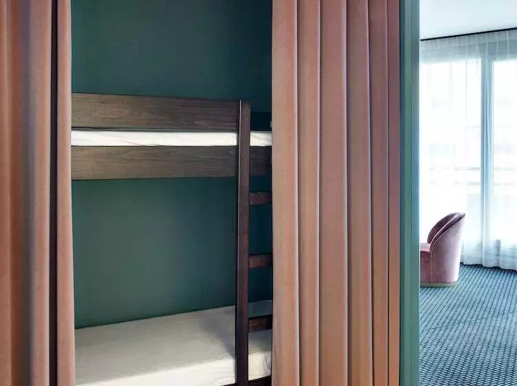 Perhehuone, Best Western Hotel Du Pont Wilson