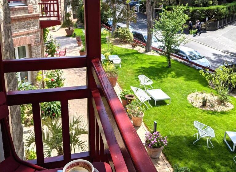 جناح مزوَّد بشرفة, Le Saint Christophe