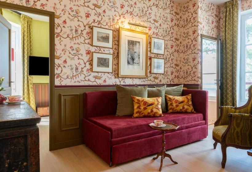 جناح مزوَّد بشرفة, Le Saint Christophe