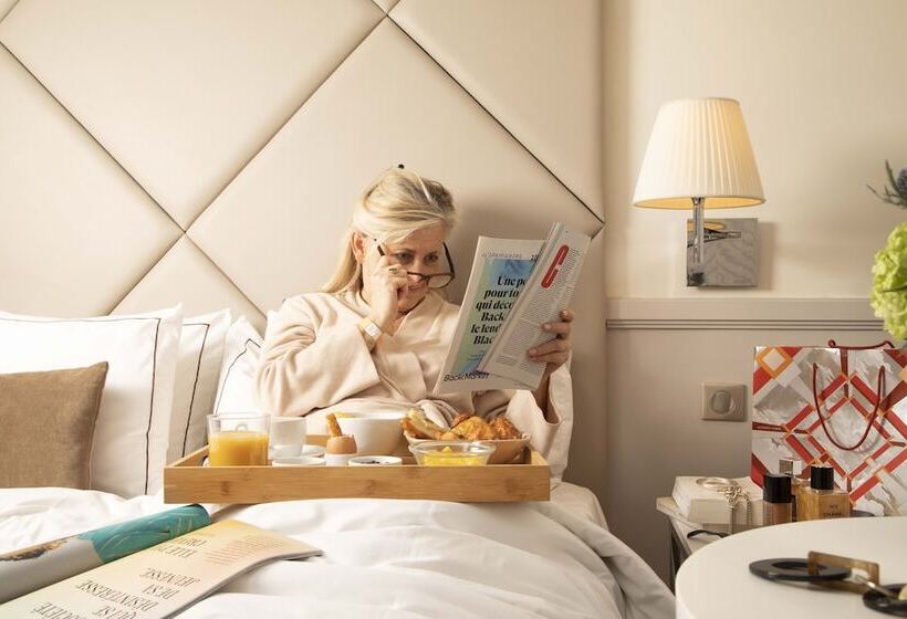 Camera Standard, Longchamp Elysees