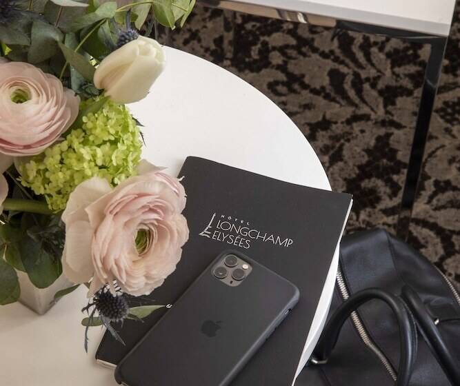 اتاق استاندارد سه نفره, Longchamp Elysees