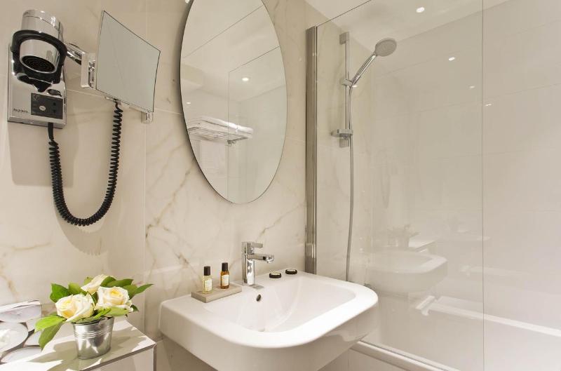 Camera Standard, Longchamp Elysees