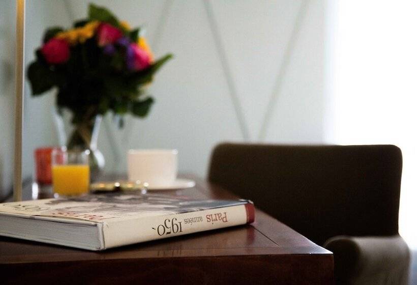 スタンダードルーム, Quartier Latin