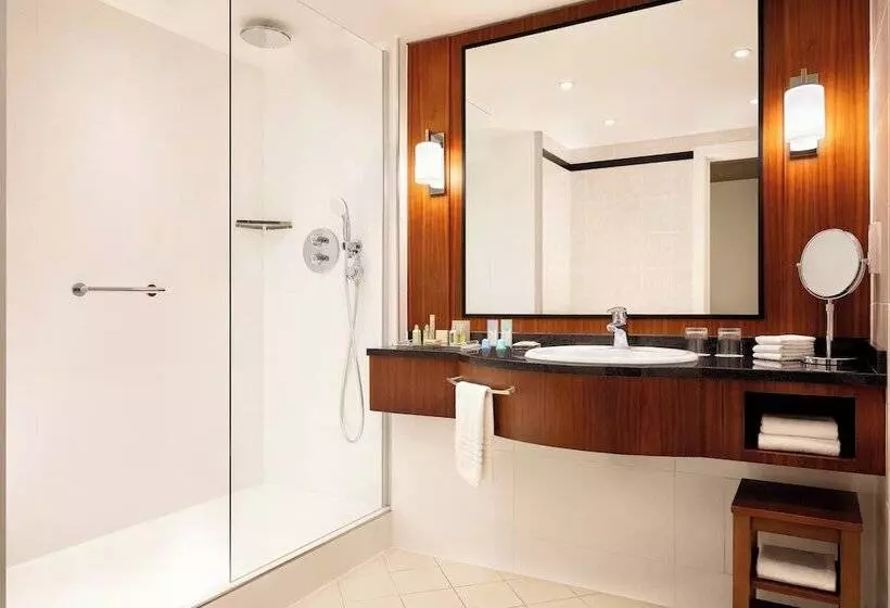 سوییت با چشم‌انداز دریا, Riviera Marriott Hotel La Porte De Monaco