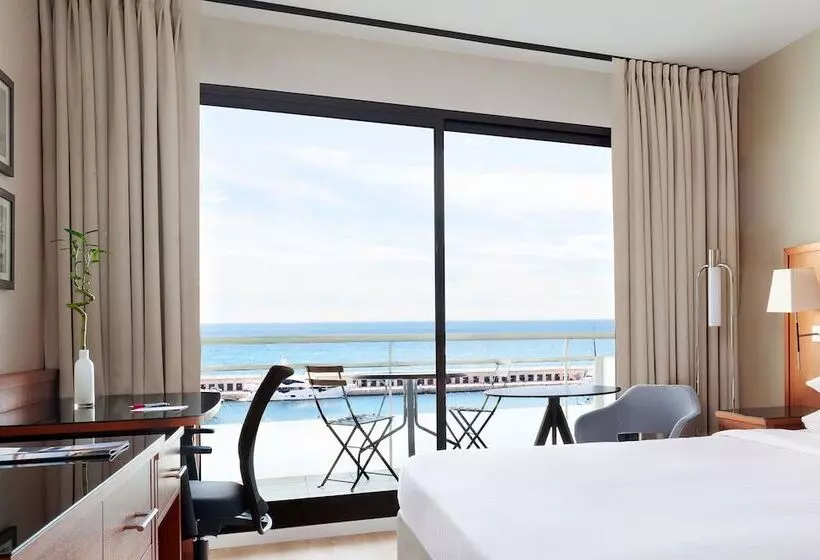 سوییت با چشم‌انداز دریا, Riviera Marriott Hotel La Porte De Monaco