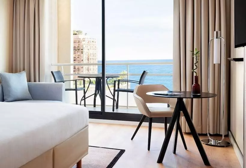 سوییت با چشم‌انداز دریا, Riviera Marriott Hotel La Porte De Monaco