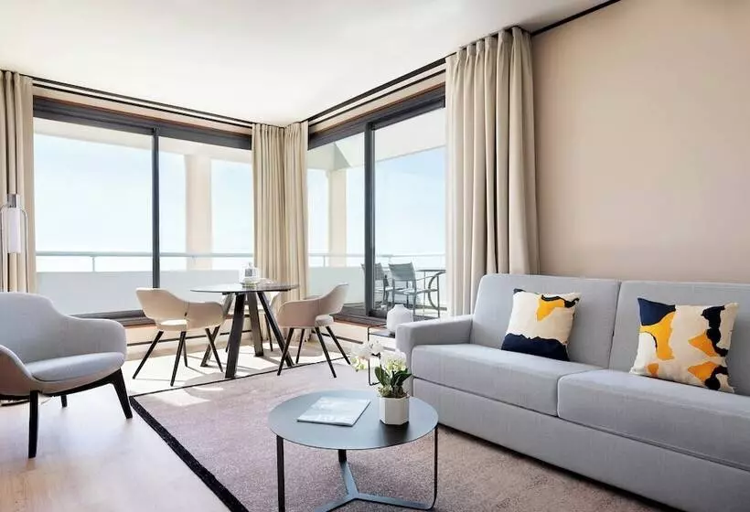 سوییت با چشم‌انداز دریا, Riviera Marriott Hotel La Porte De Monaco
