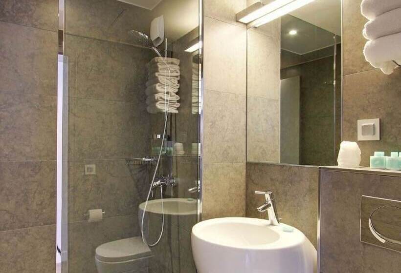 Superior Quadruple Room, Alhambra