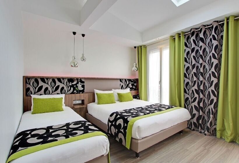 Superior Quadruple Room, Alhambra