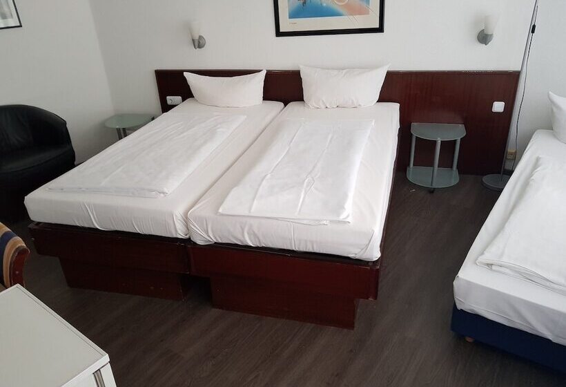 3-Bett-Standardzimmer, Berliner Hof