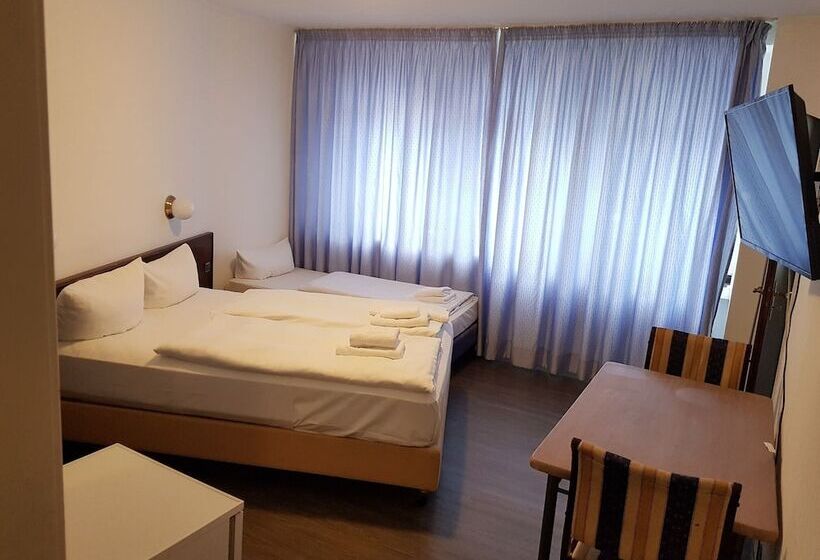 3-Bett-Standardzimmer, Berliner Hof