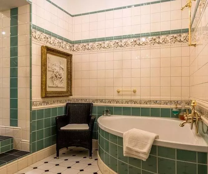スイート, Burghotel Auf Schönburg