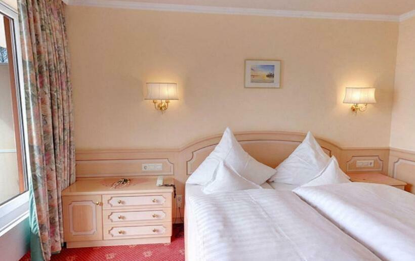 Номер Стандарт Вид на Озеро, Engel