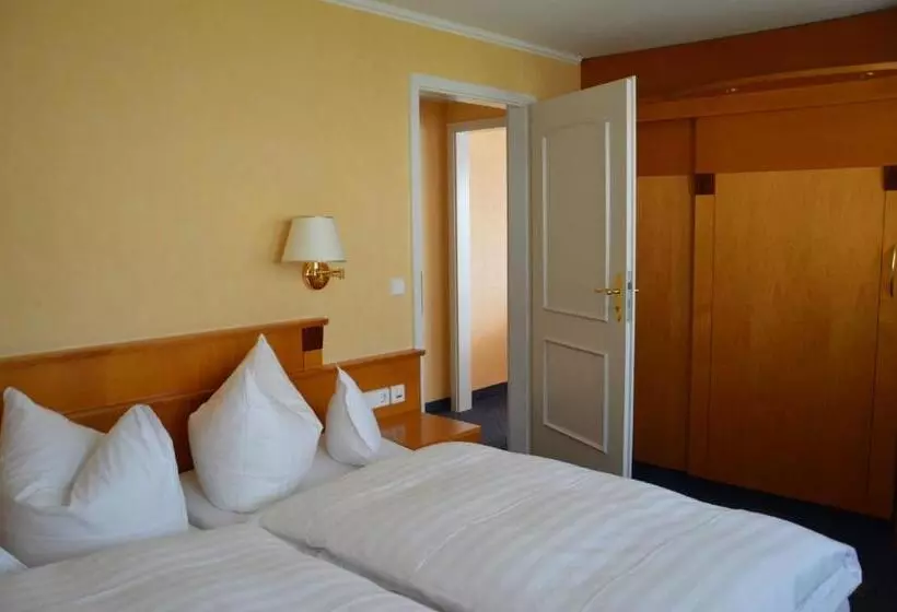 Suite Vista Lago, Engel