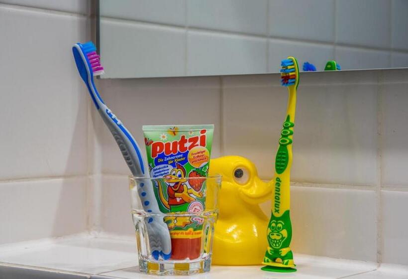 スタンダードトリプルルーム, Gertrudenhof