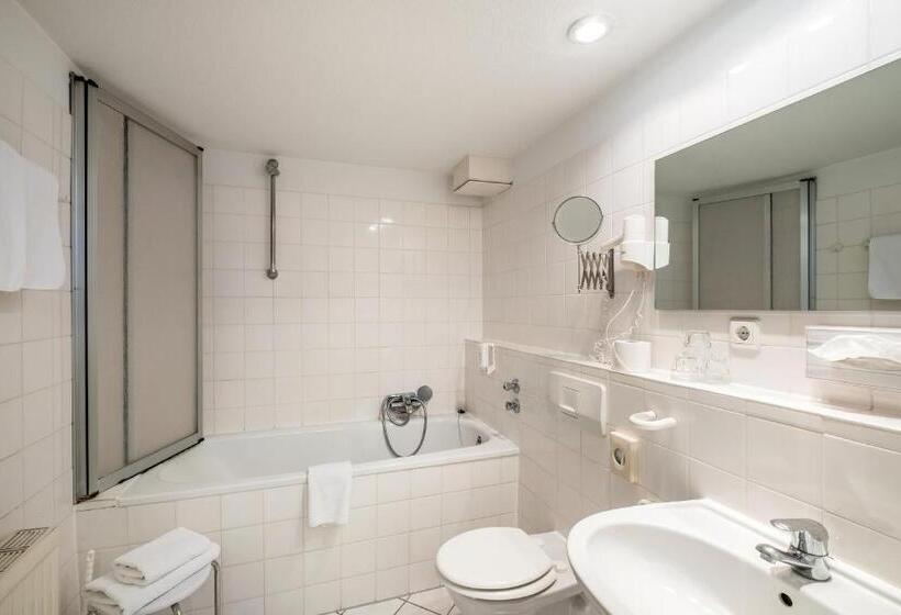 スタンダードトリプルルーム, Gertrudenhof