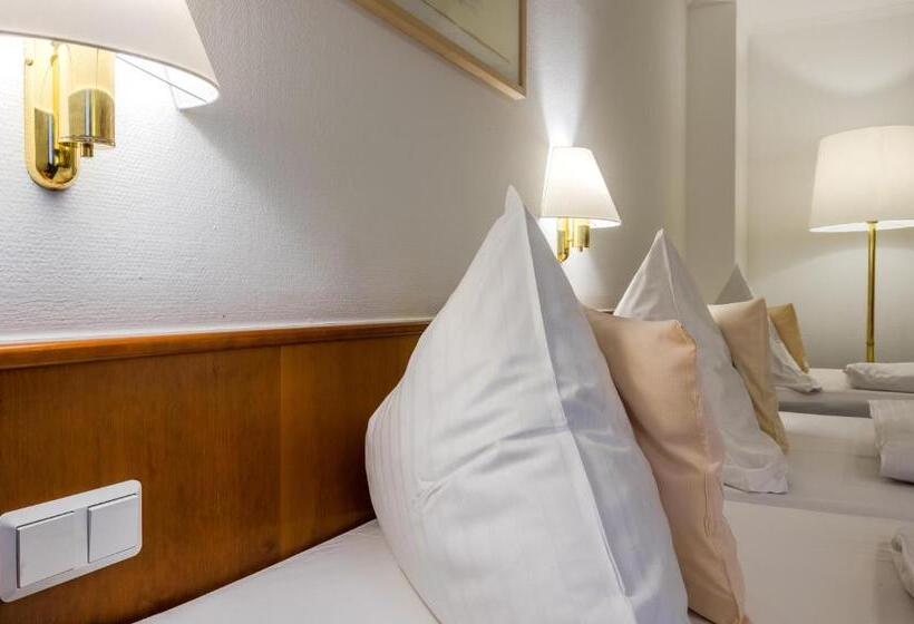 スタンダードトリプルルーム, Gertrudenhof