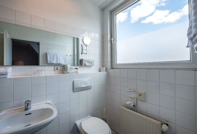 スタンダードトリプルルーム, Gertrudenhof