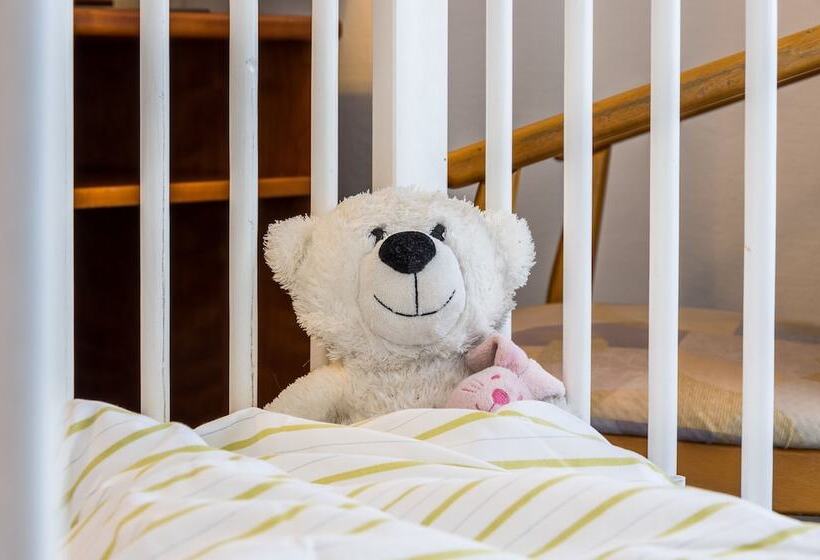 スタンダードトリプルルーム, Gertrudenhof