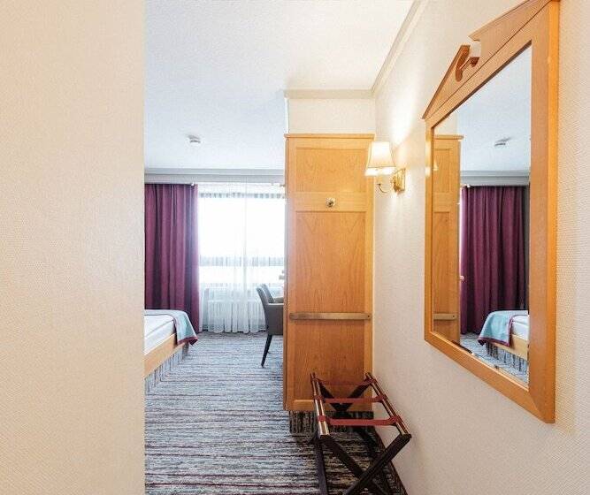 غرفة قياسية, Pelikan