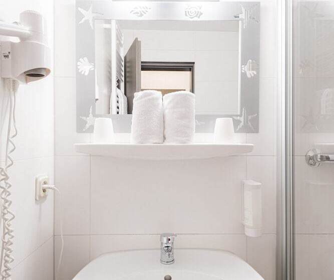 غرفة كومفورت, Pelikan