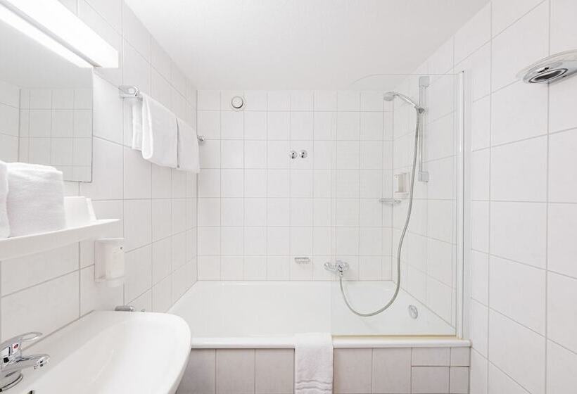 غرفة كومفورت, Pelikan