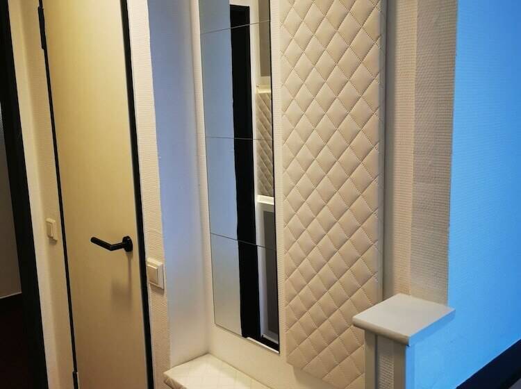 Номер Стандарт Индивидуальный, Grille