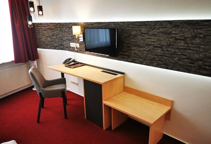 Номер Стандарт, Grille