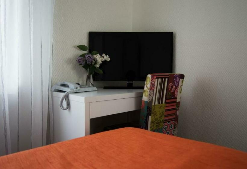 标准单人间, Kleiner Markt