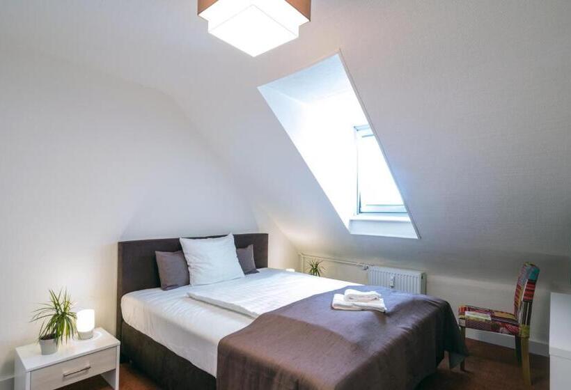 舒适型房间, Kleiner Markt