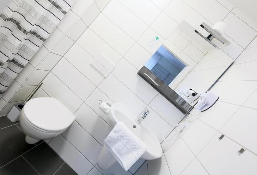 高级大房间, Kleiner Markt