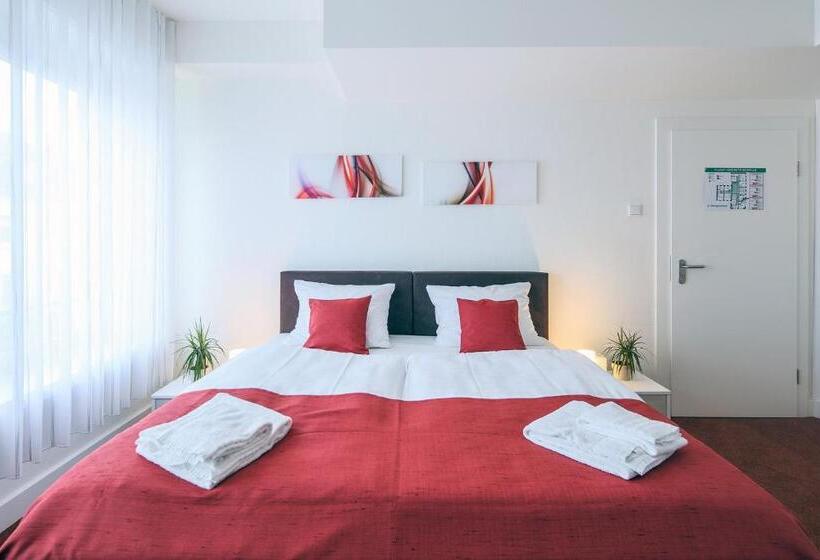 高级大房间, Kleiner Markt