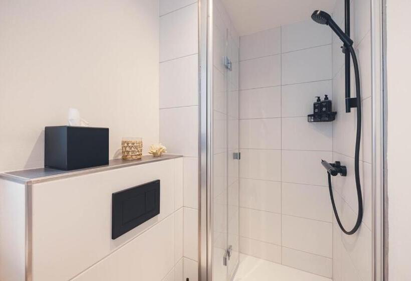 舒适型单人间, The Oceans