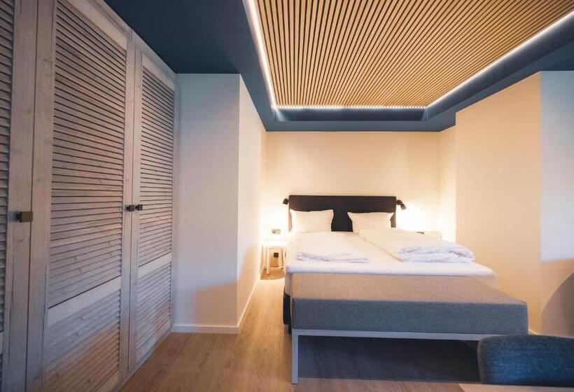 小型套房, The Oceans