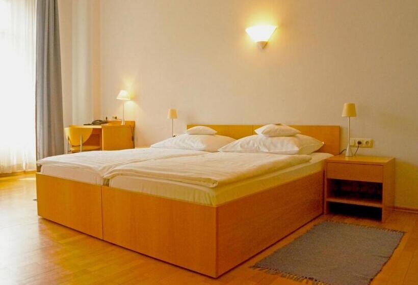 غرفة قياسية, Zum Scheppen Eck