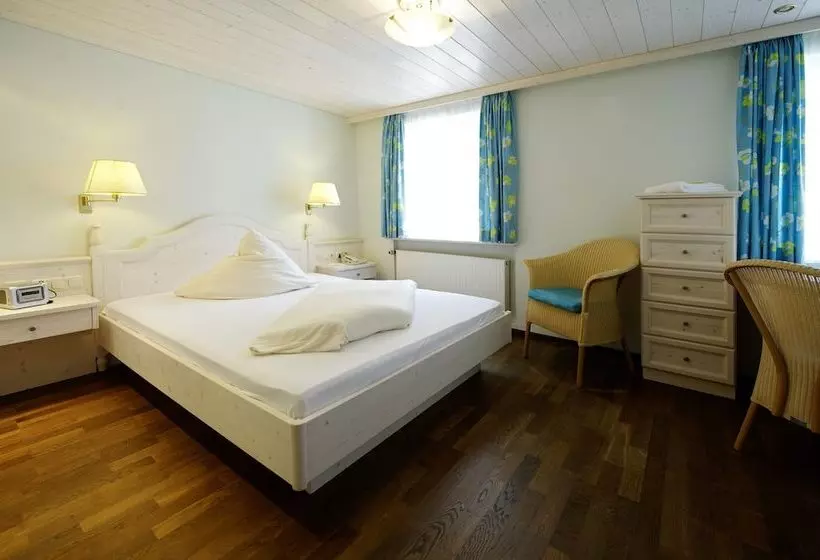 Standard-huone, Adler