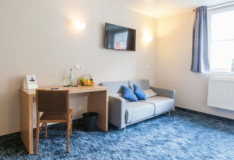 غرفة قياسية ثلاثية, Am Fjord