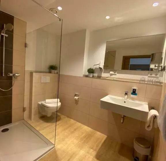 Quarto Estandar, Asgard