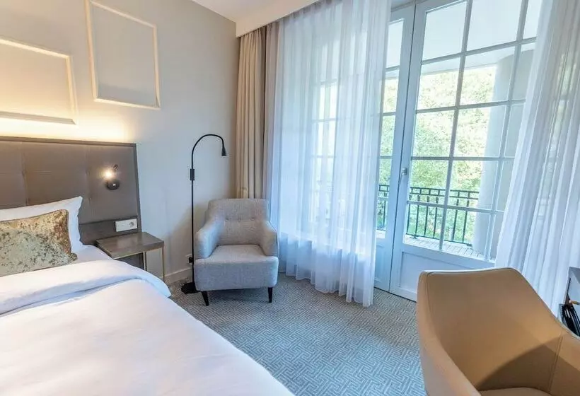 コンフォートルーム, Parkhotel Kurhaus