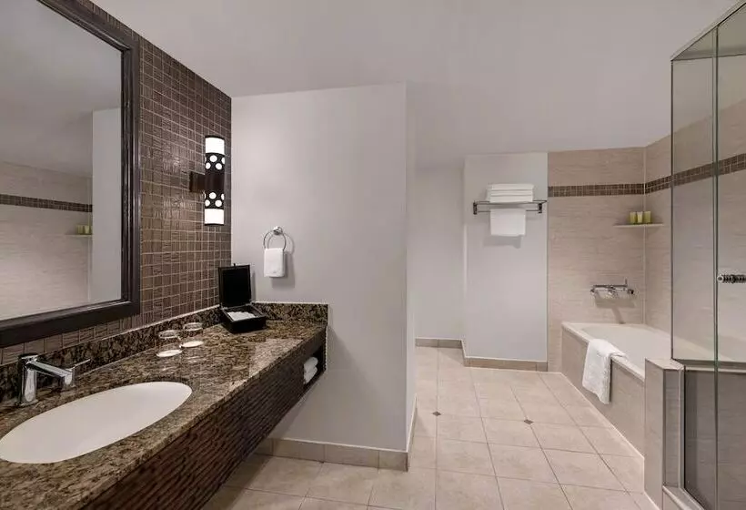 سوئیت کلوب با چشم‌انداز دریا, Dusit Beach Resort Guam