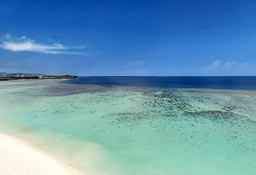 클럽 스튜디오, Dusit Beach Resort Guam