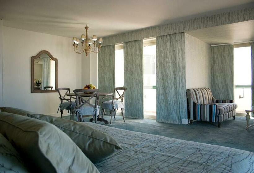 סוויטת ג'וניור אקזקיוטיב, Aquila Porto Rethymno