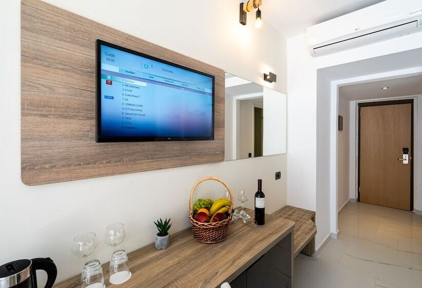 סוויטה אקזקיוטיב, Castellum Suites   All Inclusive