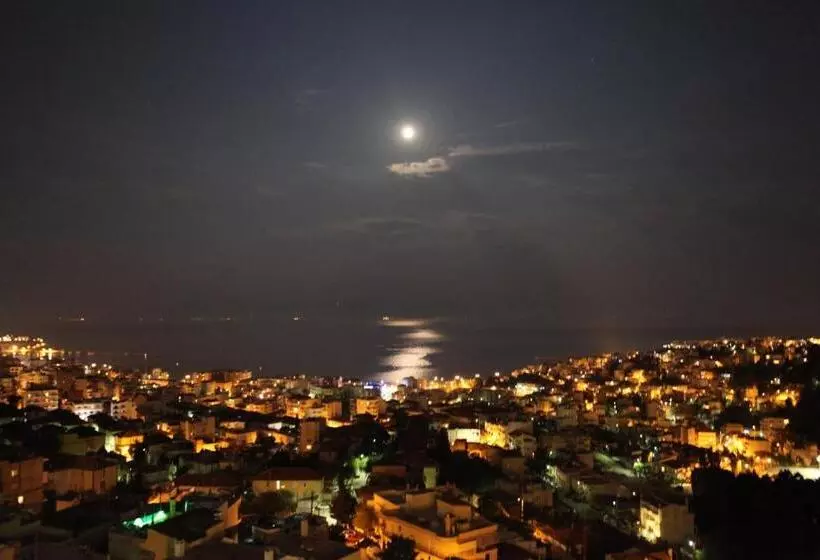 سوییت جونیور با چشم‌انداز دریا, Egnatia City Hotel & Spa